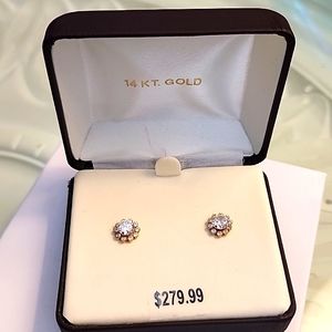 14K Flower stud earrings